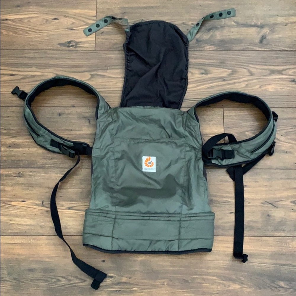ergo baby travel carrier
